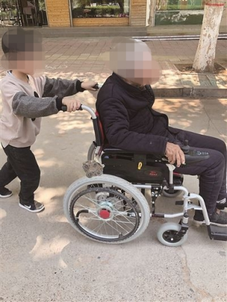 失能老人出行辅助